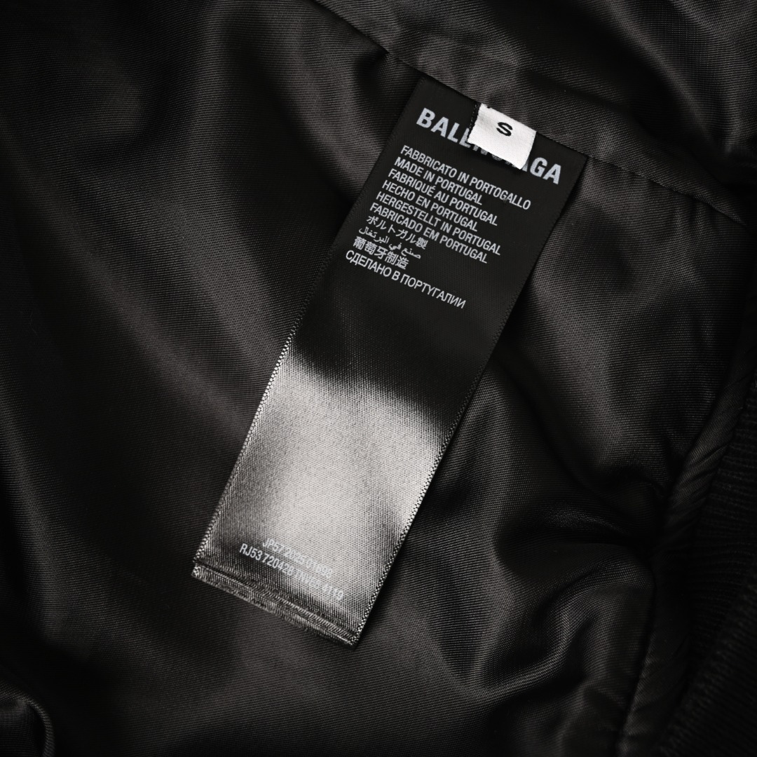 35e15d0c60ab1672df9849b5055213c0_1765598132_2351.jpg 35e15d0c60ab1672df9849b5055213c0_1765598132_2351.jpg