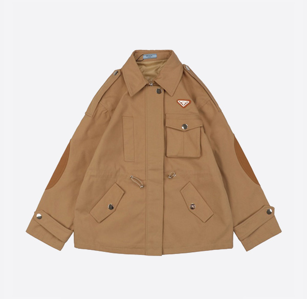 プラダ 24Fw アームパッチ 三角ロゴネームプレート ウインドブレーカージャケット