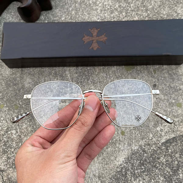 クロームハーツ CH 超軽量 純チタン クロス眼鏡（スターリングシルバー）
