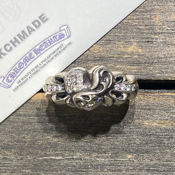 クロームハーツ VVSフルダイヤモンドハートエンジェルリング