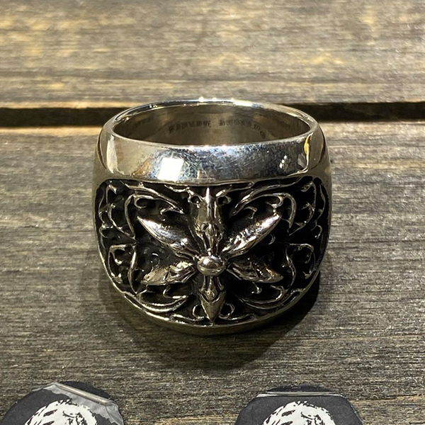 クロームハーツ 楕円形の六芒星の指輪