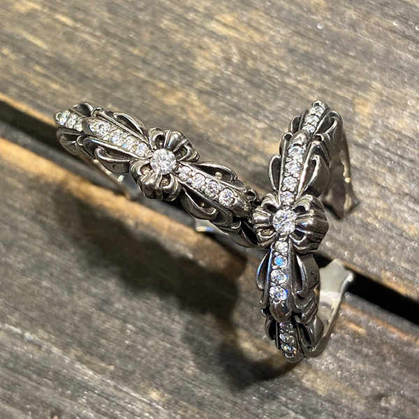 クロームハーツ フルダイヤモンドナローバージョンオープンクロスフラワーリング