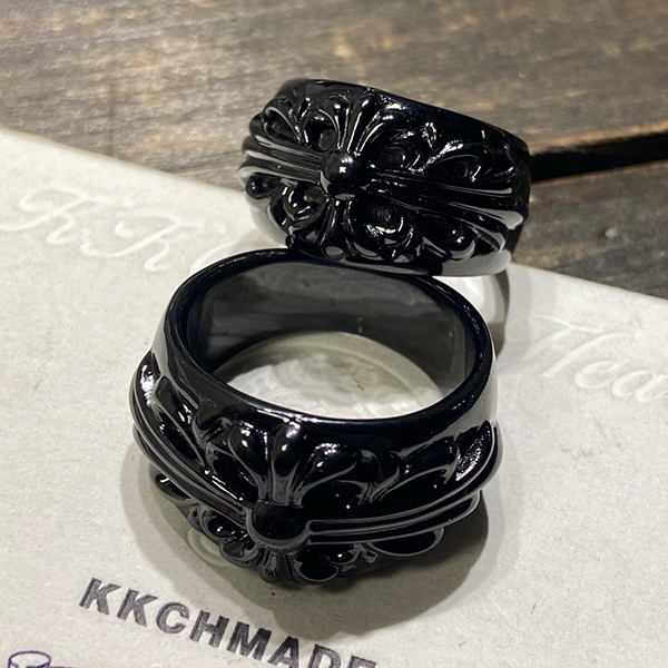 クロームハーツ ブラック＆シルバー ミディアム ガーディアンキーパーリング