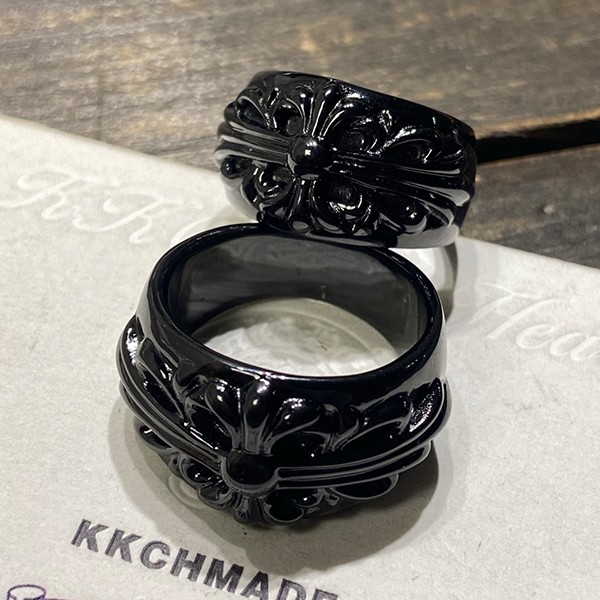 クロームハーツ ブラック＆シルバー ミディアム ガーディアンキーパーリング