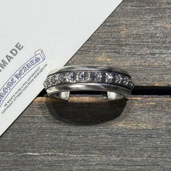 クロームハーツ オープンフローラルクロスリング