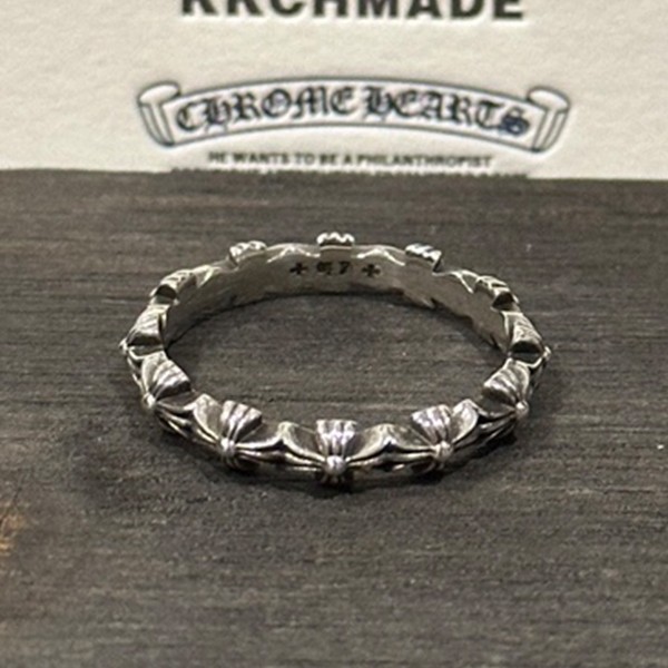 クロームハーツ タイニークロスフラワーリング