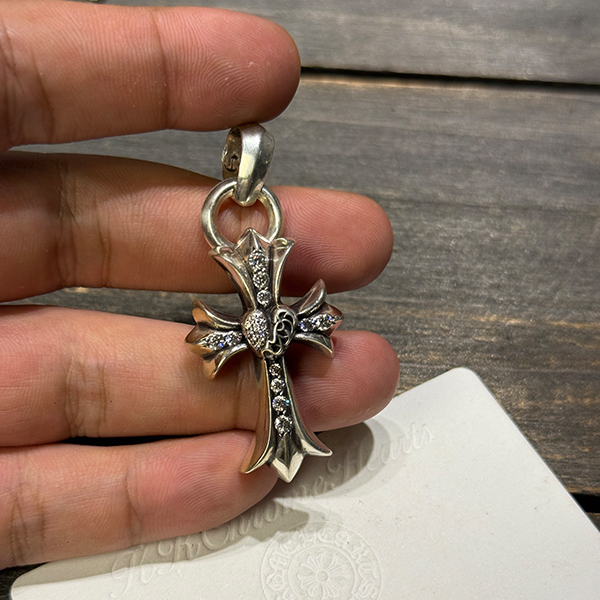 クロームハーツ Vvs フルダイヤモンド ハート クロス