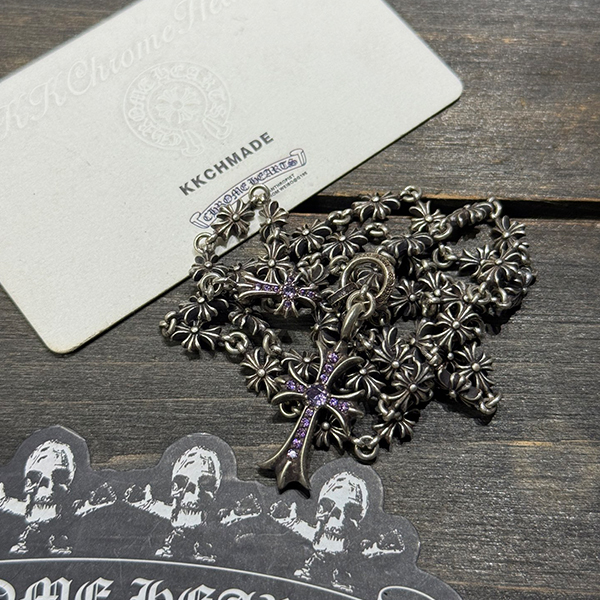 クロームハーツ パープルダイヤモンドインレイクロスフラワーネックレス