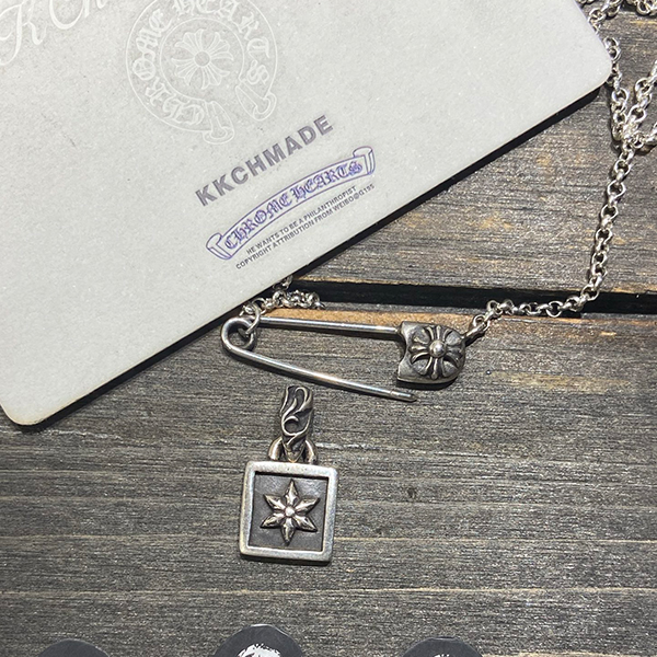 クロームハーツ 六芒星の正方形カード