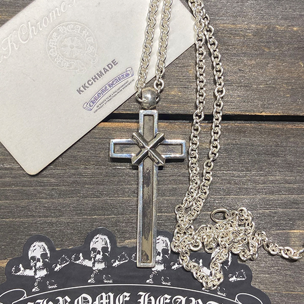 クロームハーツ ミディアムクロスペンダント