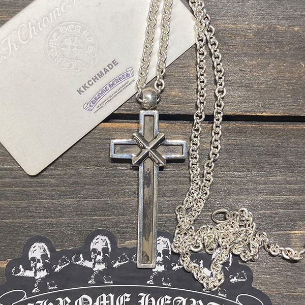 クロームハーツ ミディアムクロスペンダント