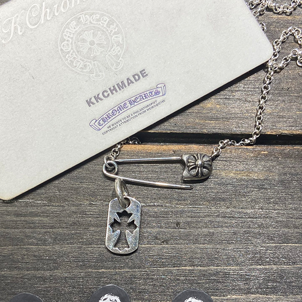 クロームハーツ 中空の小さな軍隊カード