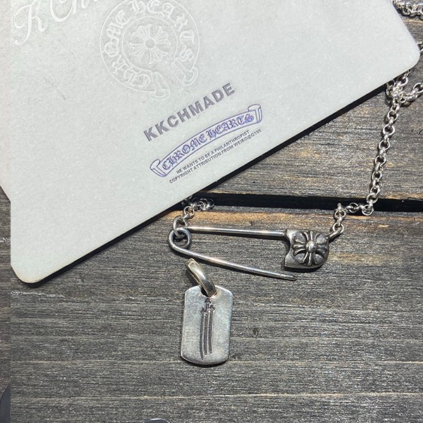 クロームハーツ ルナアーミーカード