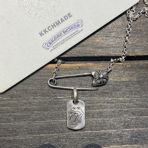 クロームハーツ レッドリップスアーミーブランド