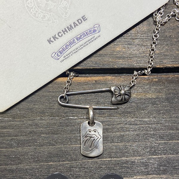 クロームハーツ レッドリップスアーミーブランド