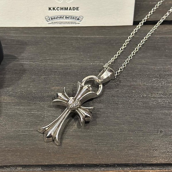 クロームハーツ ハートクロスネックレス