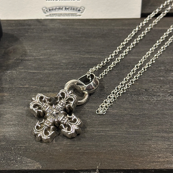 クロームハーツ スモールフレイムクロス+パールネックレス