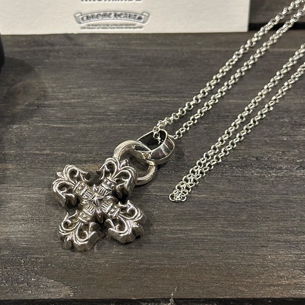 クロームハーツ スモールフレイムクロス+パールネックレス