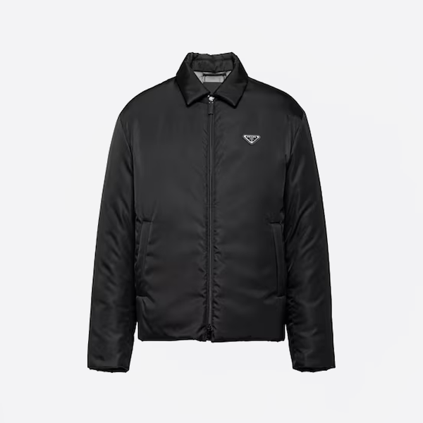 プラダのリサイクルナイロンダウンジャケット