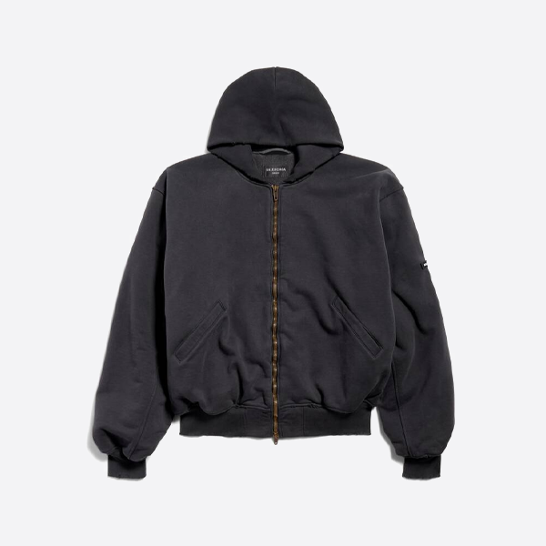 バレンシアガのフリース裏地、袖パッチ付きフード付きジャケット