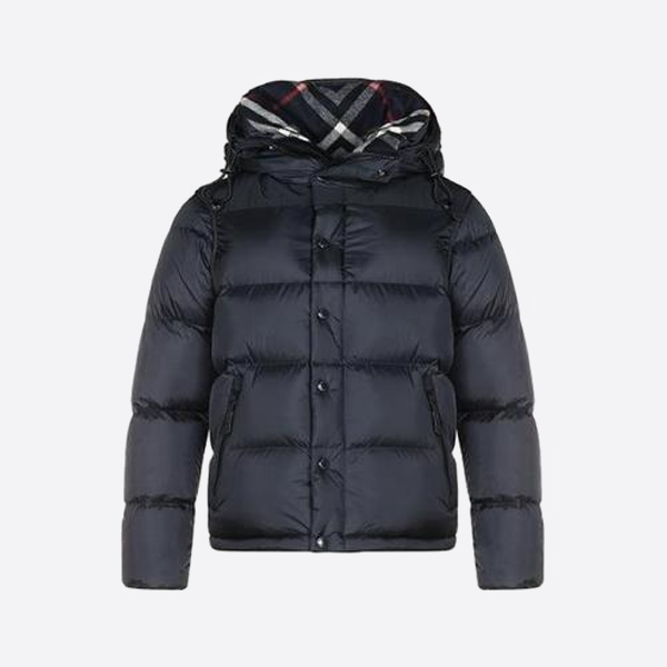 バーバリーのシリコンロゴダウンジャケット