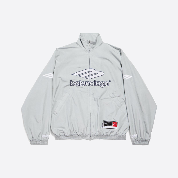 バレンシアガの新作カジュアルトレンチコートジャケット、グレー