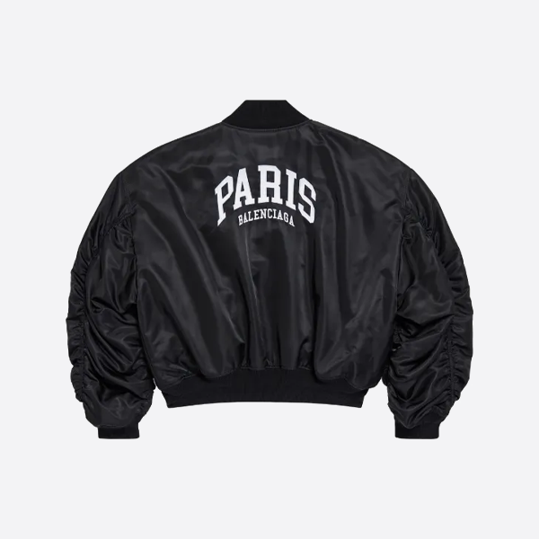 バレンシアガのプリントジャケット、バトルスーツ、レザーコート