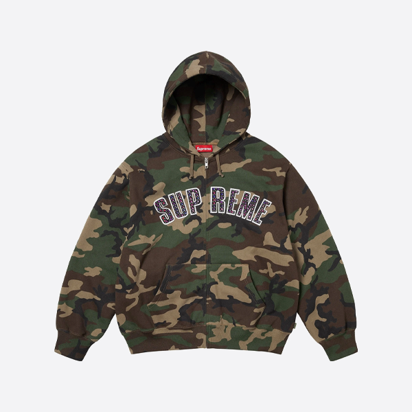 シュプリームのラインストーン装飾カモフラージュスウェットシャツ