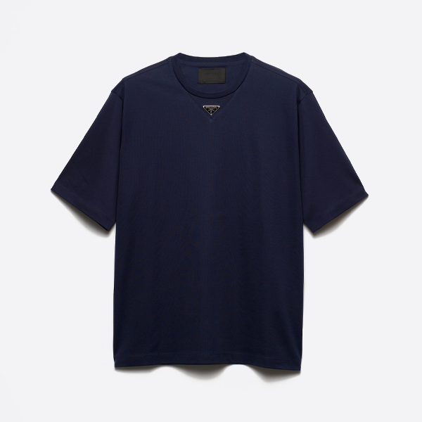 プラダの新作半袖シャツ（ネイビーブルー、三角形のロゴ入り）