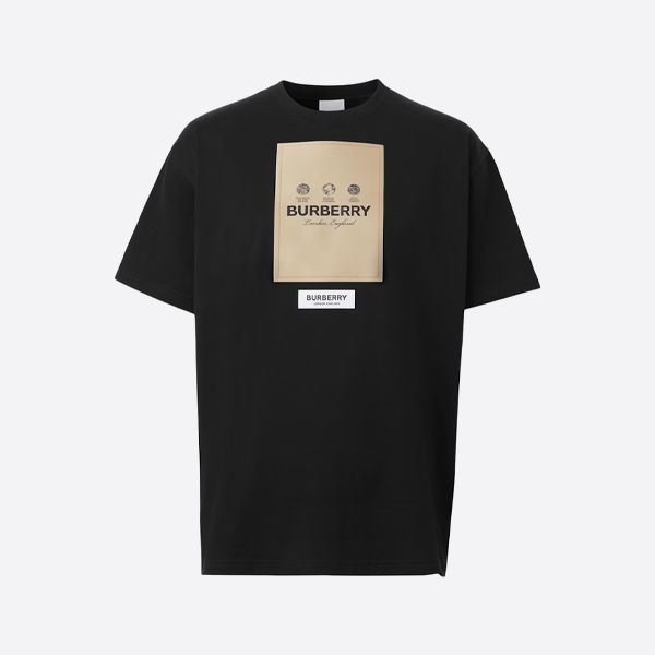 バーバリーの半袖Tシャツ、胸にパッチラベル付き、ブラック
