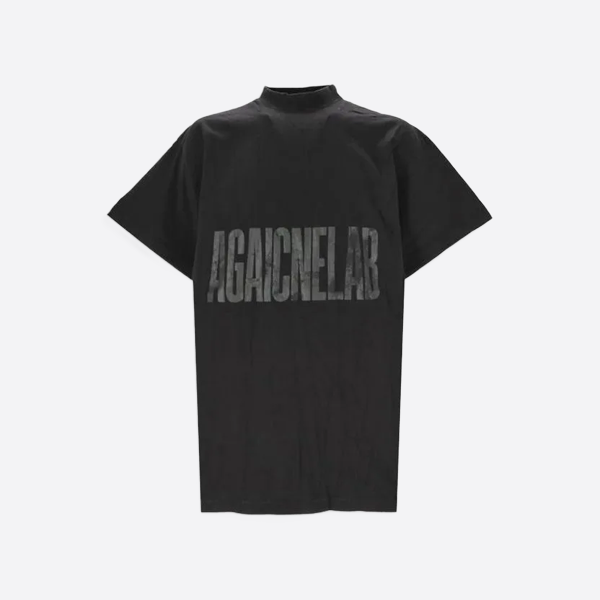 バレンシアガのリバースロゴ入り半袖シャツ