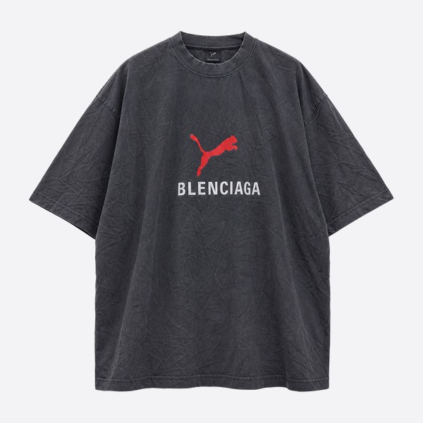 バレンシアガ x プーマ ロゴTシャツ ウォッシュドチャコール