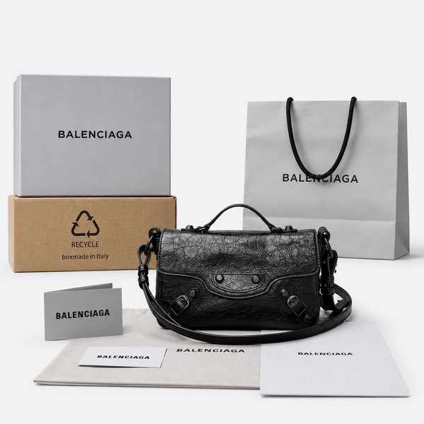 バレンシアガ Le City フラップ ナノバッグ ブラック 8658572ABEK1000