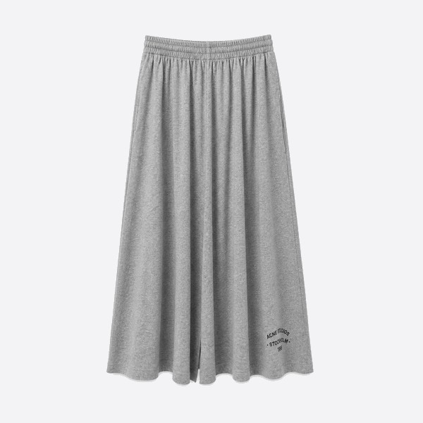 アクネ ストゥディオズ ウォッシュ加工 ロゴショーツ