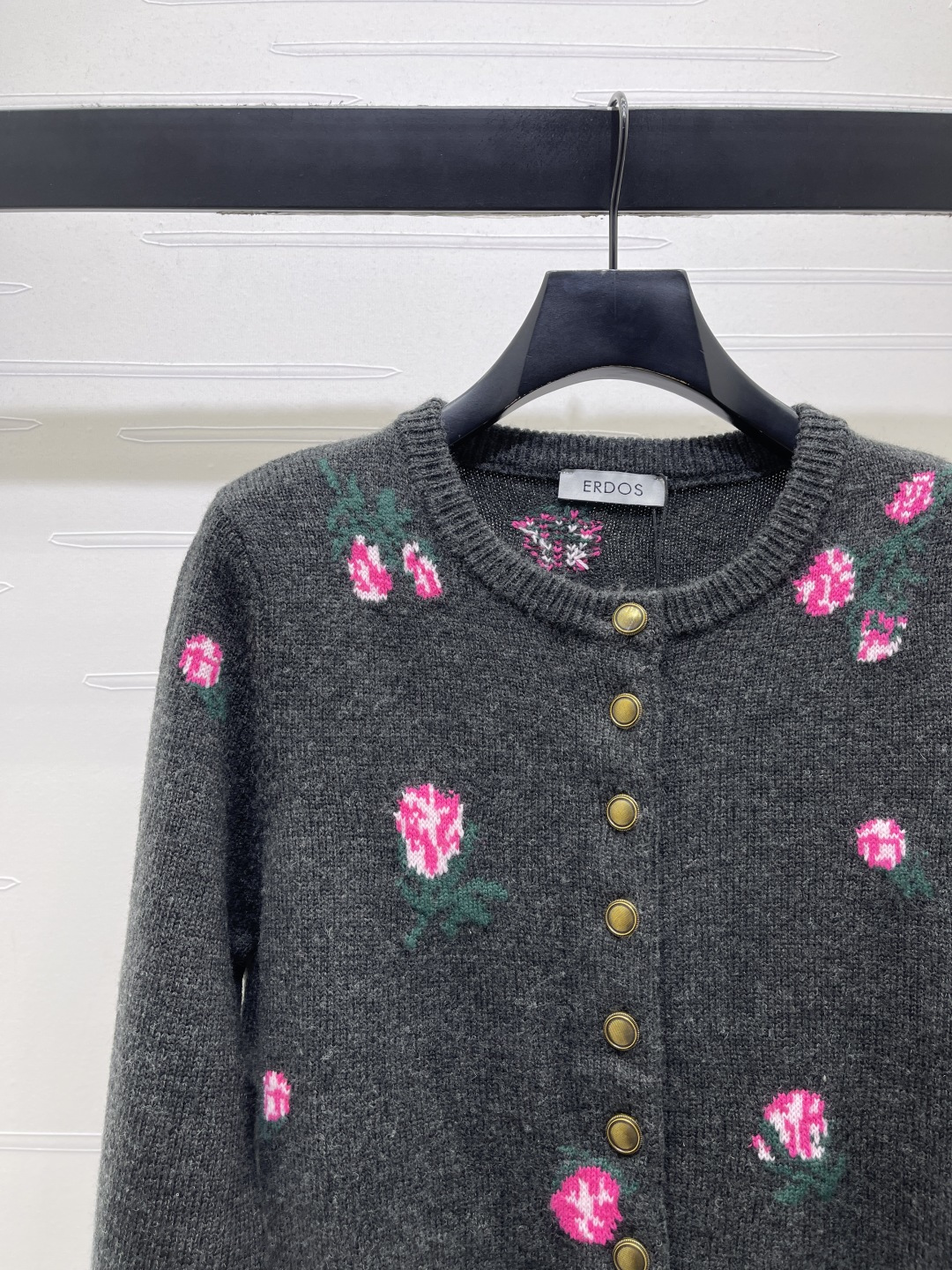 オルドス フラワー刺繍 ウールカーディガン チャコール 詳細画像 3