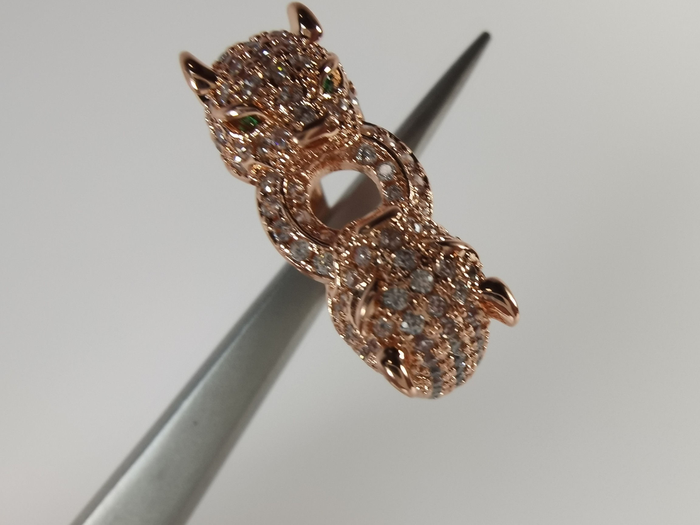 カルティエ パンテール ドゥ カルティエ ダブルヘッド パヴェ リング イエローゴールド/ホワイトゴールド/ローズゴールド 詳細画像 3