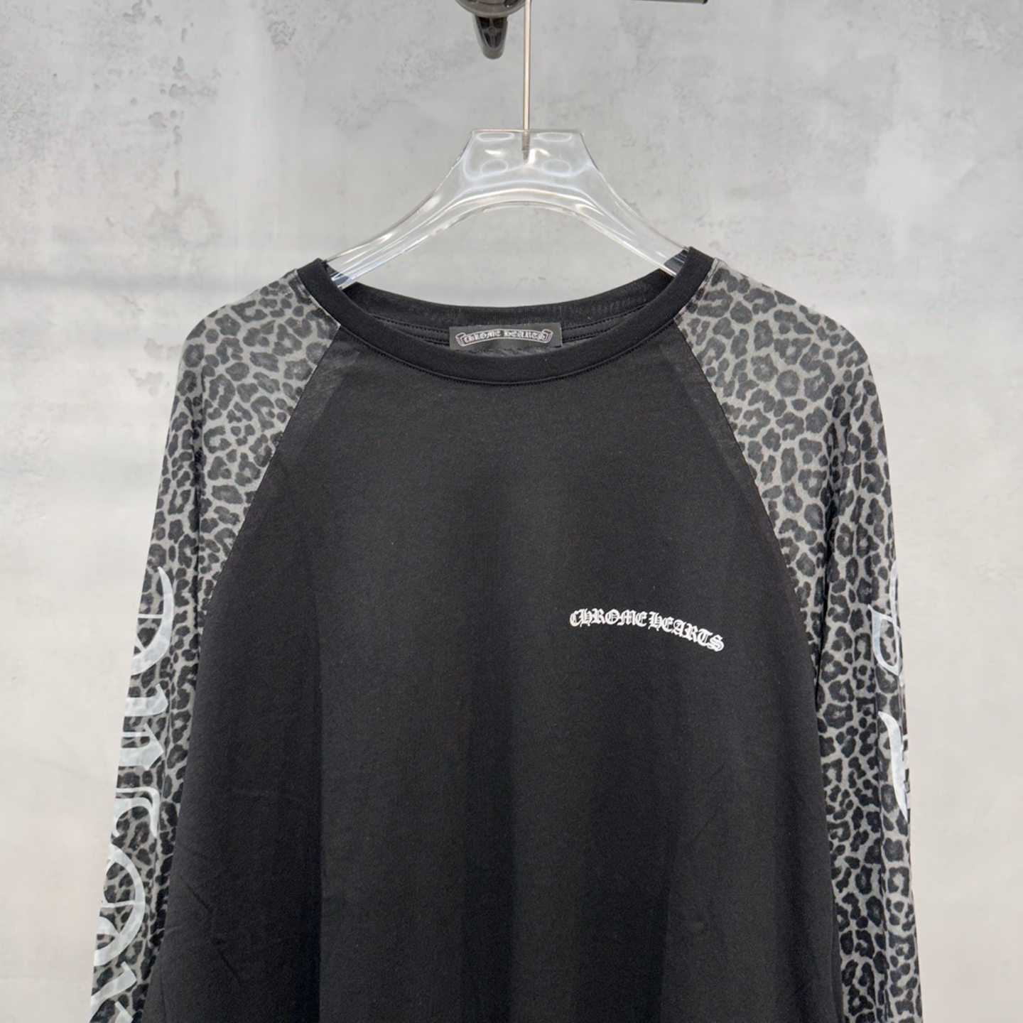 クロムハーツ レオパード柄袖 長袖Tシャツ ブラック 詳細画像 3