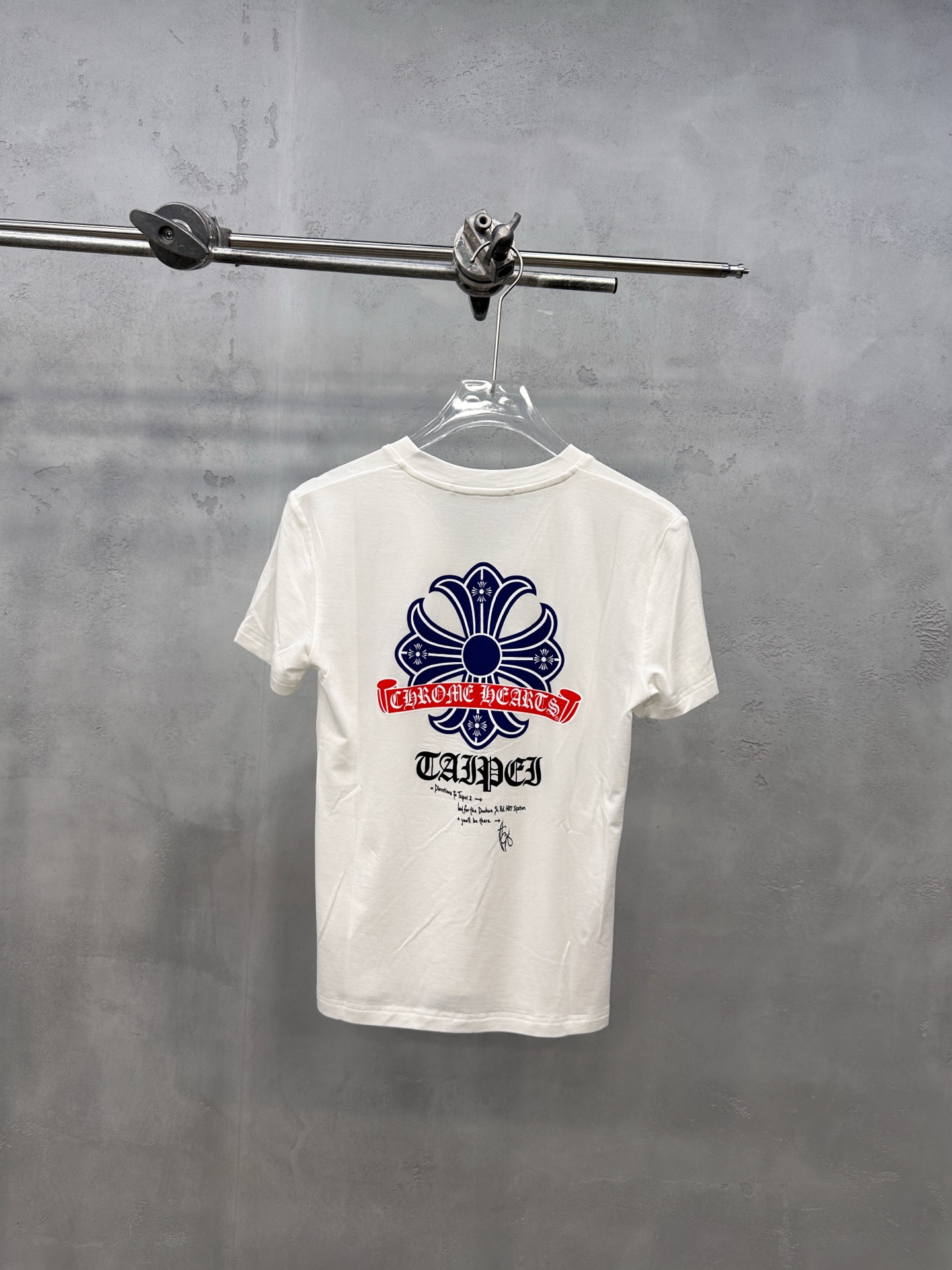 クロムハーツ Vネック 半袖Tシャツ ホワイト 詳細画像 2