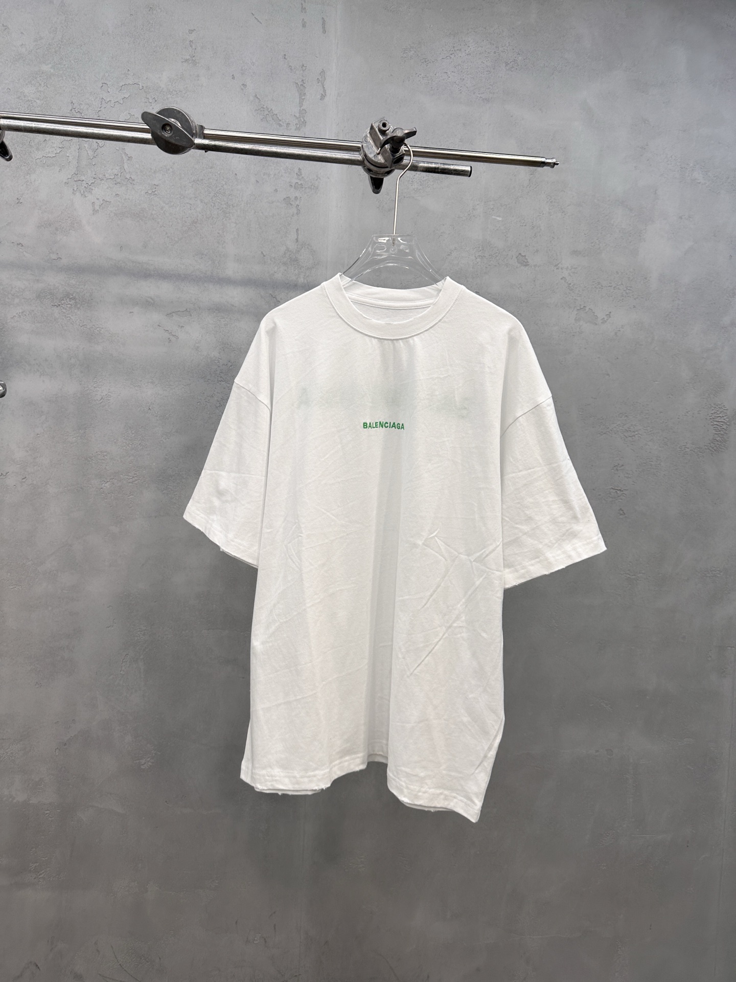 バレンシアガ ダメージ加工ロゴTシャツ ホワイト 詳細画像 1