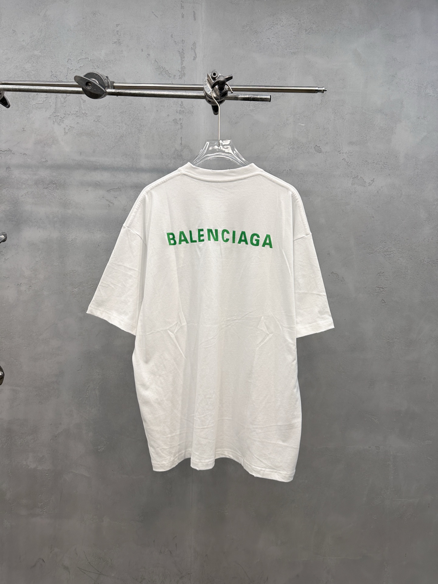 バレンシアガ ダメージ加工ロゴTシャツ ホワイト 詳細画像 2