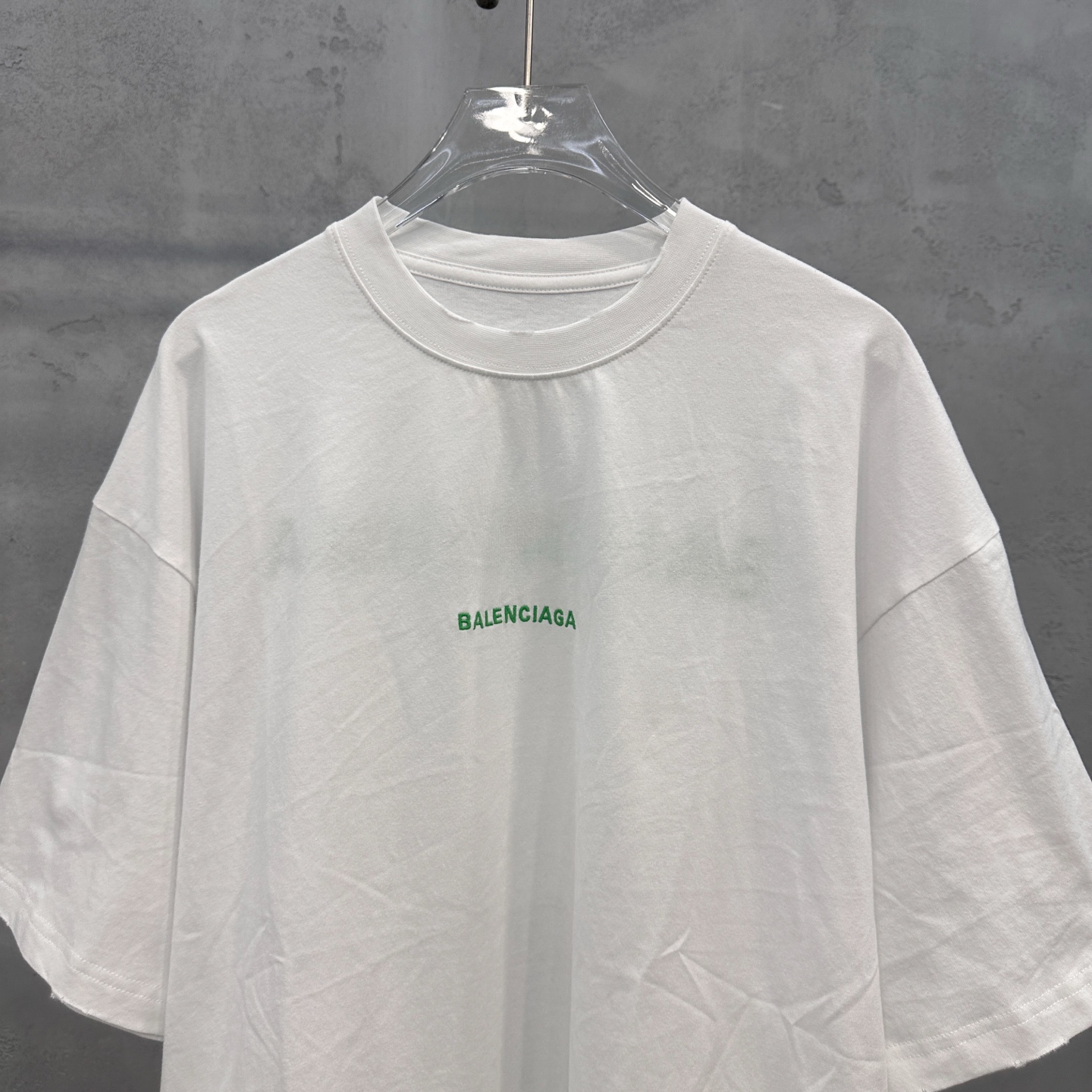 バレンシアガ ダメージ加工ロゴTシャツ ホワイト 詳細画像 3