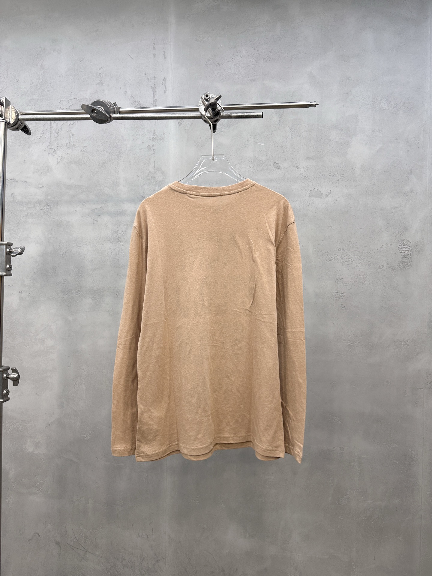 アクネ ストゥディオズ ロゴプリント ロングスリーブTシャツ ベージュ 詳細画像 3