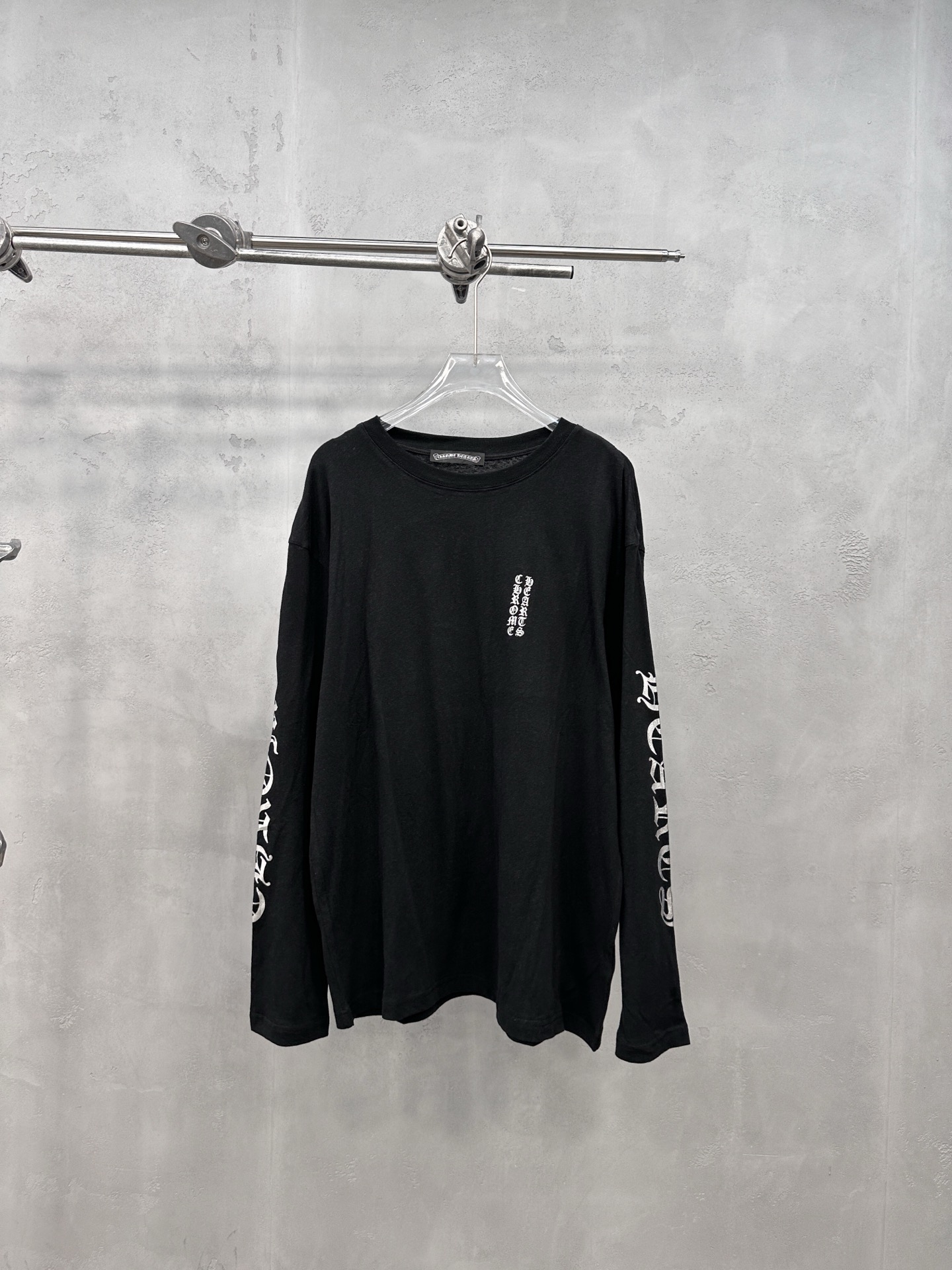 クロムハーツ シルバーフォイルプリント ウォッシュド ロングスリーブTシャツ ブラック 詳細画像 1