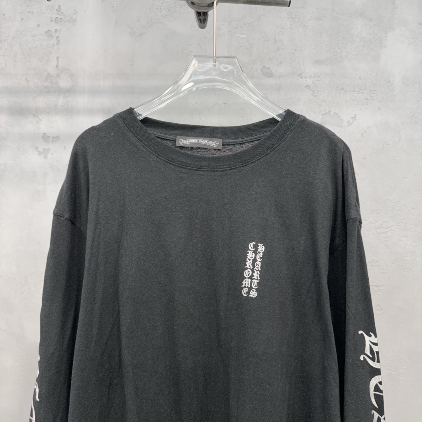 クロムハーツ シルバーフォイルプリント ウォッシュド ロングスリーブTシャツ ブラック 詳細画像 2
