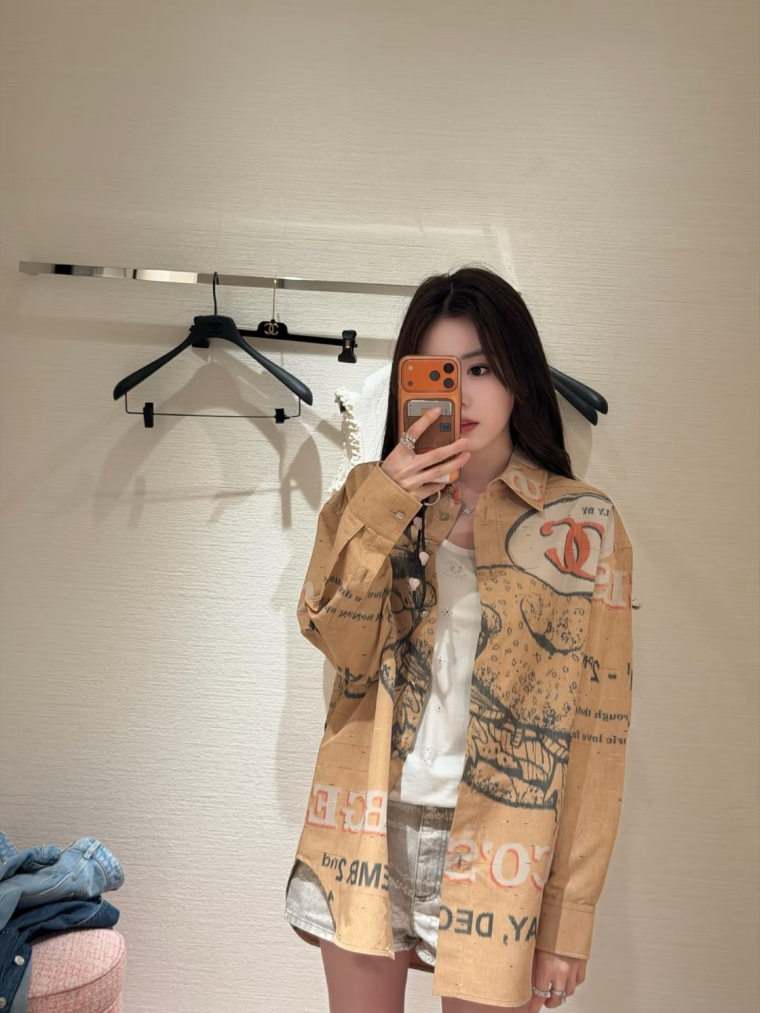 シャネル ベーグル新聞柄シャツ カーキ CS336847028 詳細画像 1