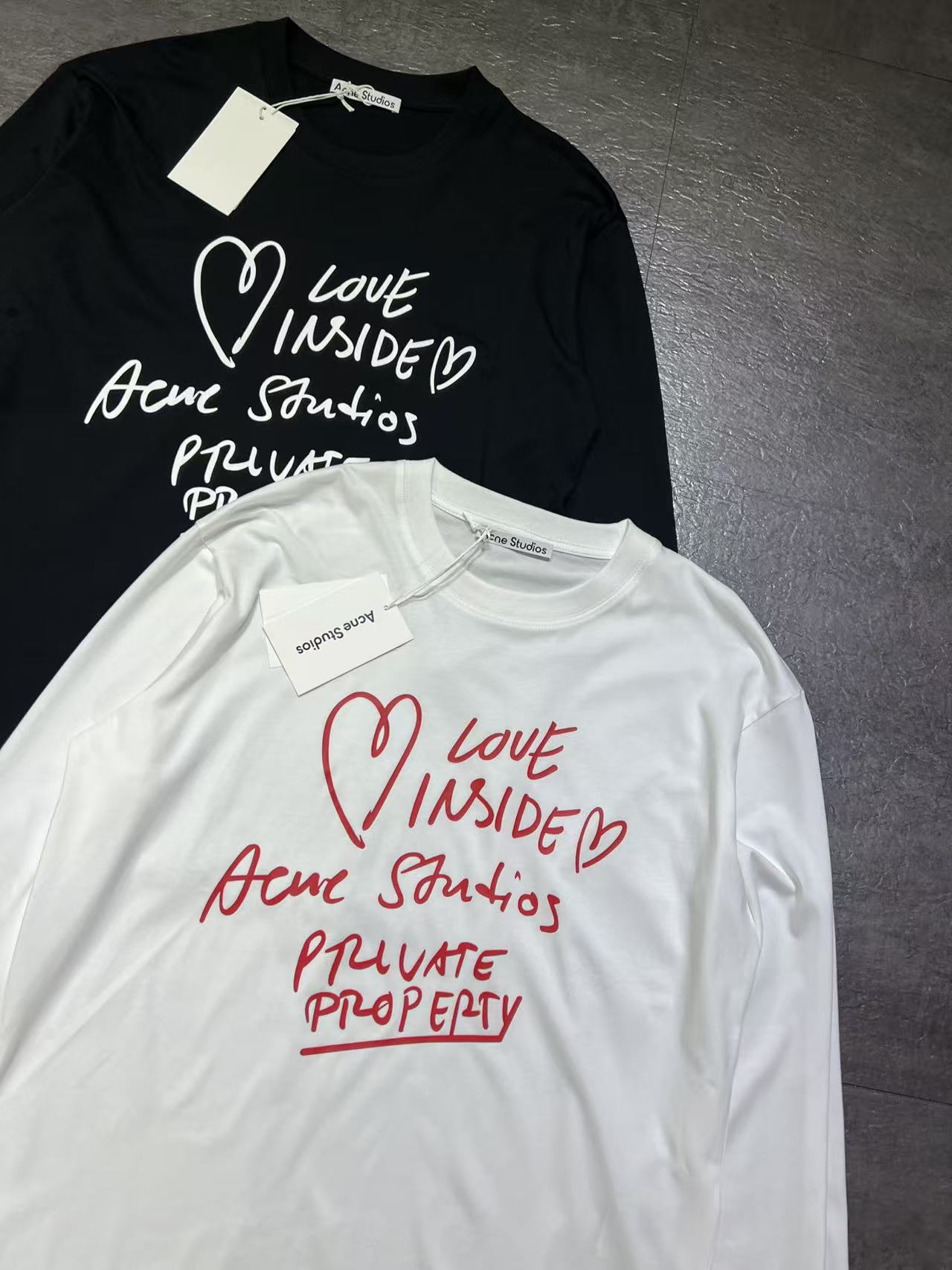 アクネ ストゥディオズ ハートレタープリント長袖Tシャツ ブラック/ホワイト 詳細画像 2