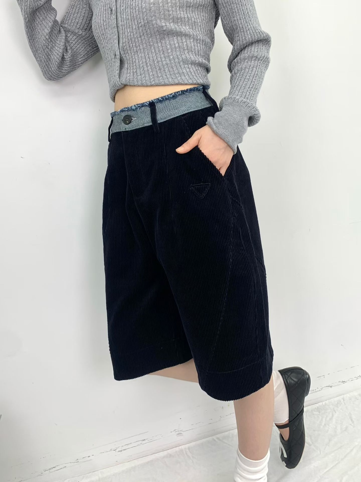 プラダ コーデュロイ クロップドワイドパンツ ブラック