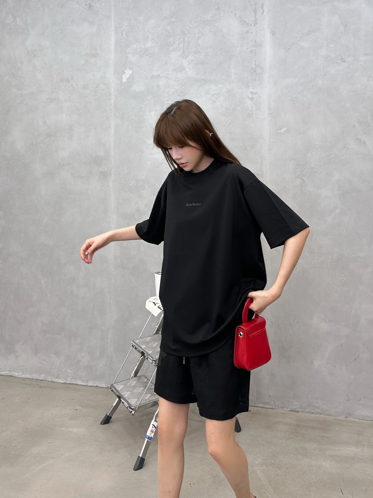 アクネ ストゥディオズ プリントロゴ半袖Tシャツ ブラック