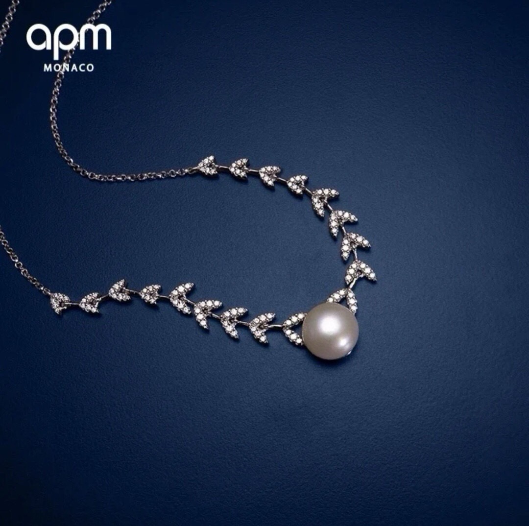 APM Monaco エテルネル ペタル フレッシュウォーターパール ネックレス シルバー/ホワイト 詳細画像 1