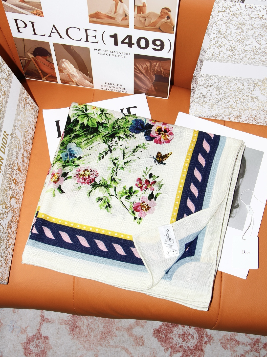 ディオール Dioriviera Floral Garden トワル ドゥ ジュイ シルクカシミヤ 140 スクエアスカーフ アイボリー/ネイビー 詳細画像 2